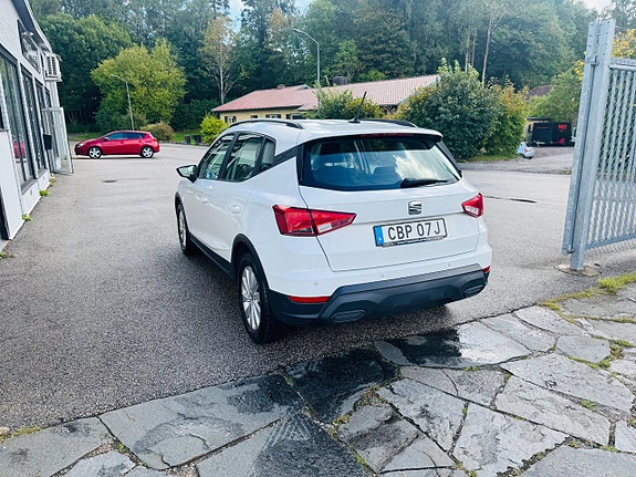 Seat Arona 4 of 25
