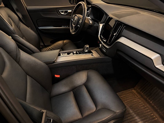 Volvo XC60 5 of 7
