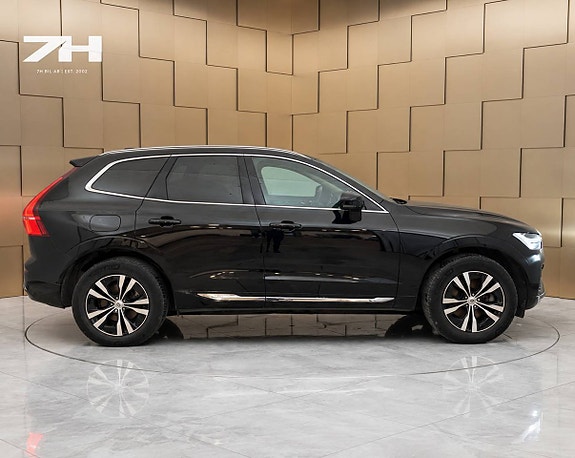 Volvo XC60 2 of 7