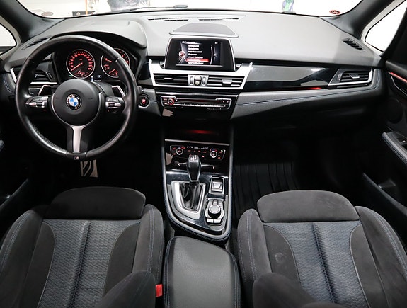 BMW 218d 12 of 19