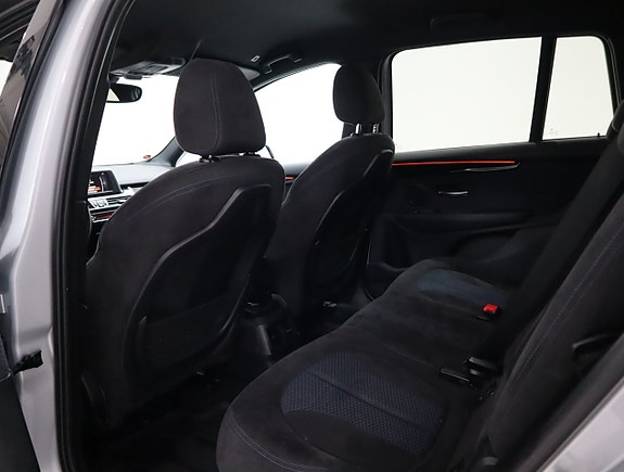 BMW 218d 11 of 19