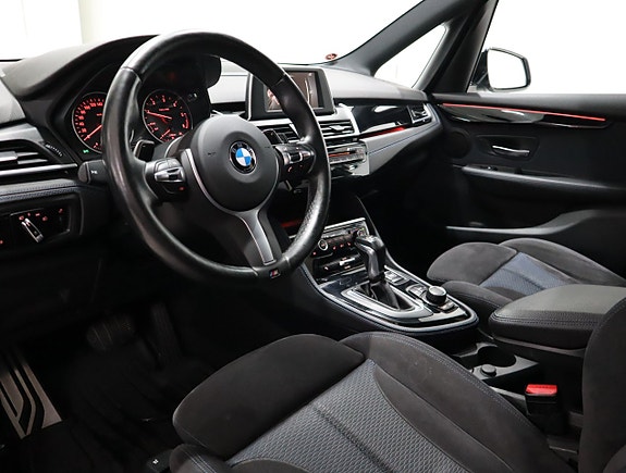 BMW 218d 10 of 19