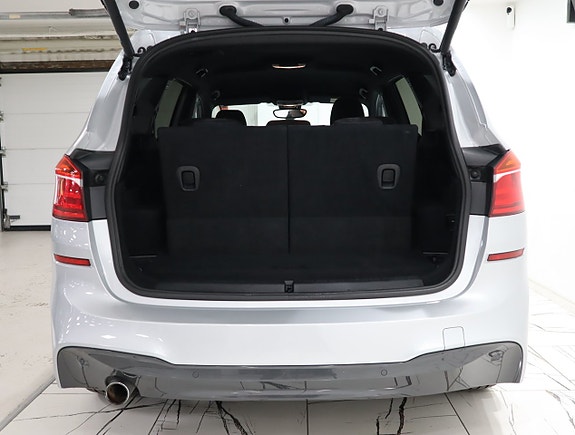 BMW 218d 6 of 19