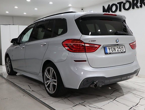 BMW 218d 4 of 19