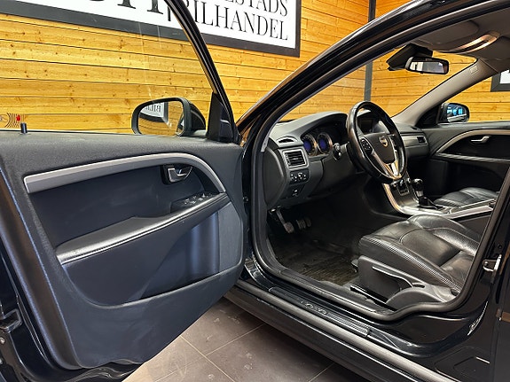 Volvo V70 14 of 25