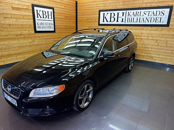 Volvo V70 2 of 25