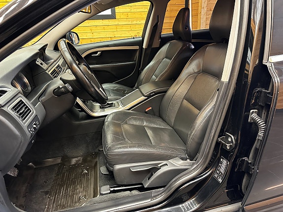 Volvo V70 15 of 25