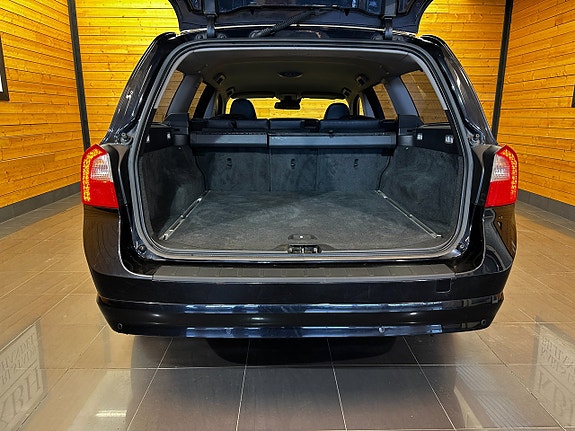 Volvo V70 10 of 25
