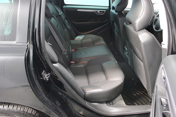 Volvo V70 11 of 19
