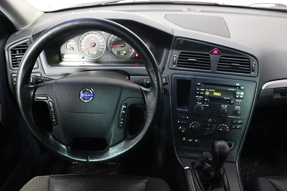 Volvo V70 13 of 19