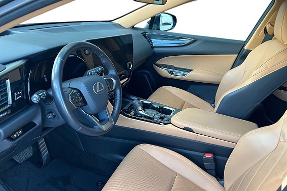 Lexus NX450h+ 7 of 25