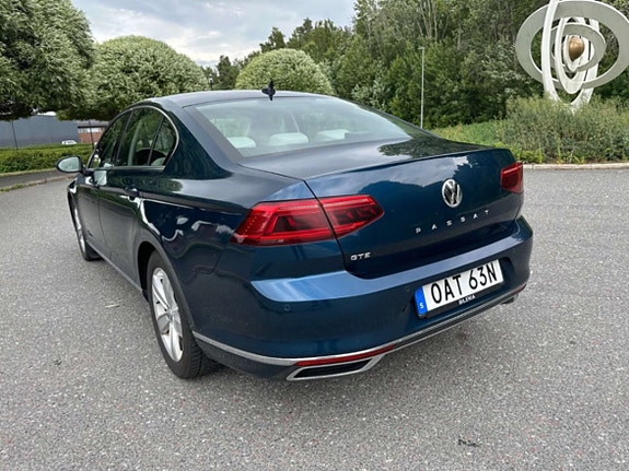 Volkswagen Passat 9 of 18