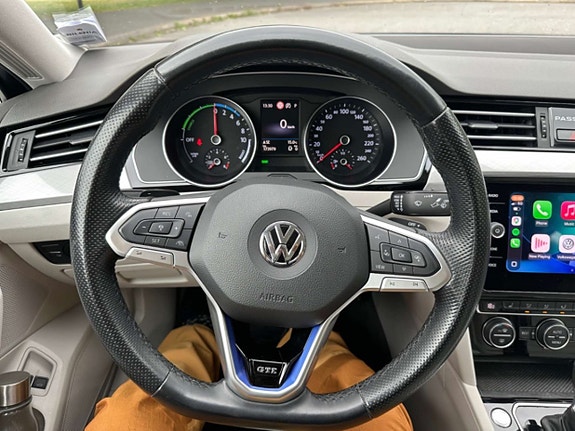Volkswagen Passat 14 of 18