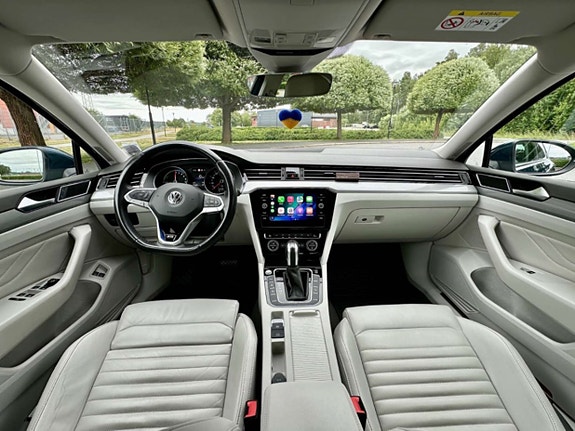 Volkswagen Passat 17 of 18