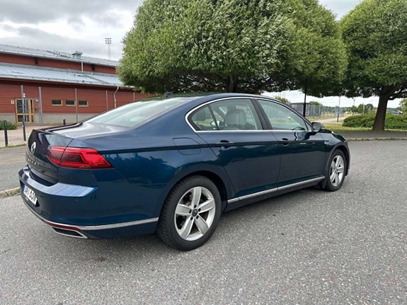 Volkswagen Passat 8 of 18