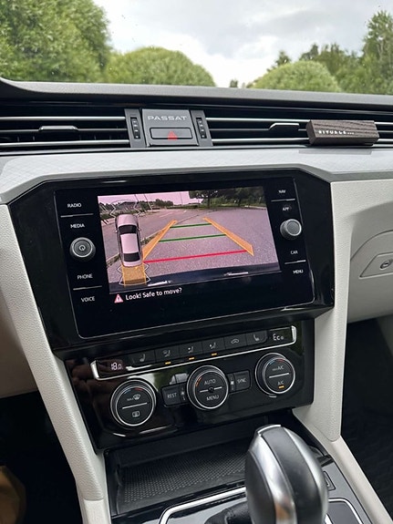 Volkswagen Passat 16 of 18