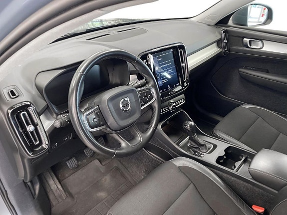 Volvo XC40 6 of 14