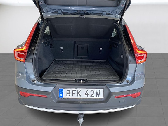 Volvo XC40 10 of 14