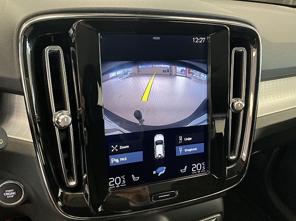 Volvo XC40 14 of 14