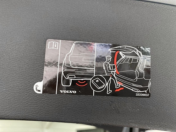 Volvo XC40 12 of 14