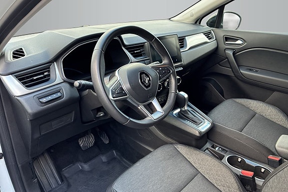 Renault Captur 10 of 18