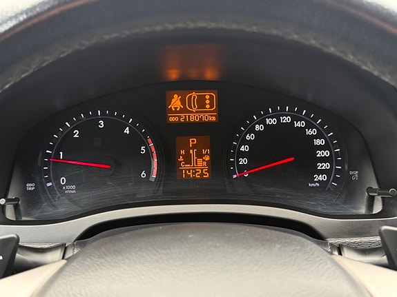 Toyota Avensis 13 of 14
