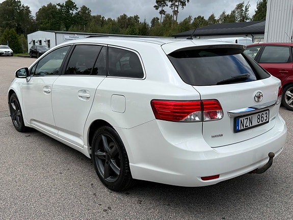 Toyota Avensis 7 of 14