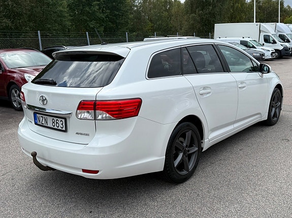 Toyota Avensis 4 of 14