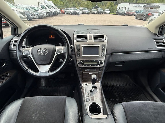 Toyota Avensis 9 of 14