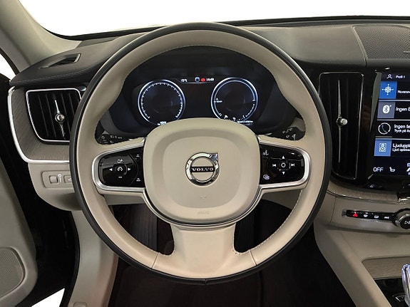 Volvo XC60 11 of 16