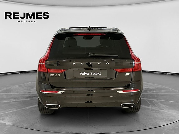 Volvo XC60 8 of 16