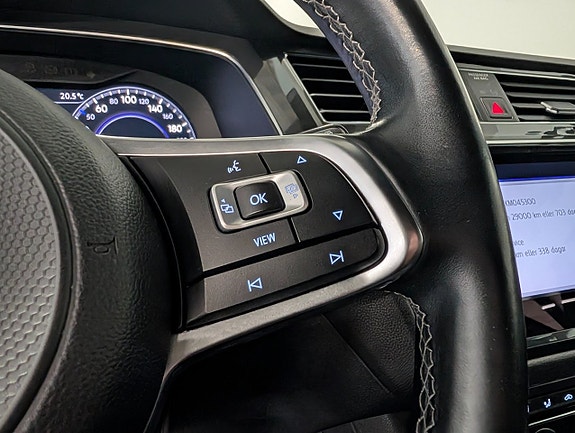 Volkswagen Tiguan Allspace 20 of 23