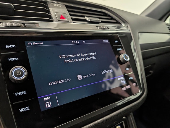 Volkswagen Tiguan Allspace 17 of 23