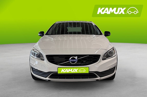 Volvo V60 Cross Country 6 of 17