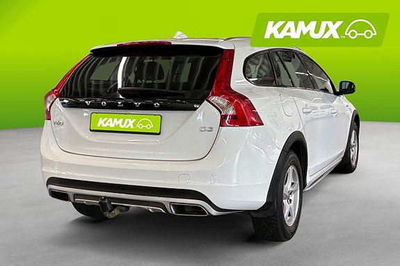 Volvo V60 Cross Country 4 of 17