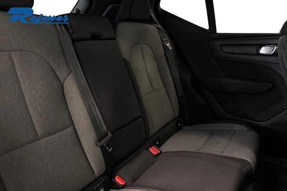 Volvo XC40 17 of 20