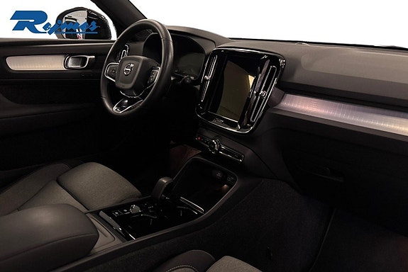 Volvo XC40 10 of 20