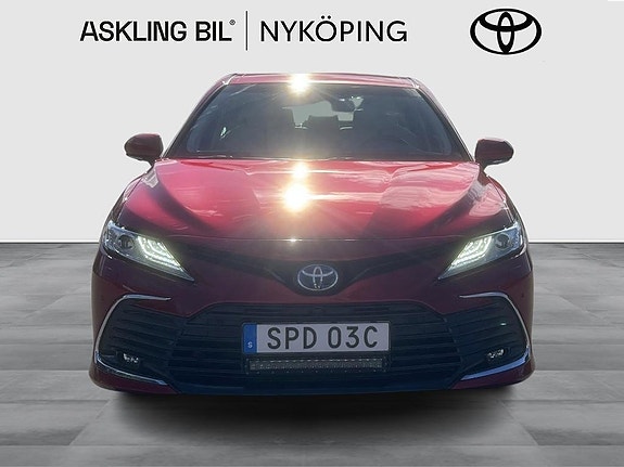 Toyota Camry 6 of 12
