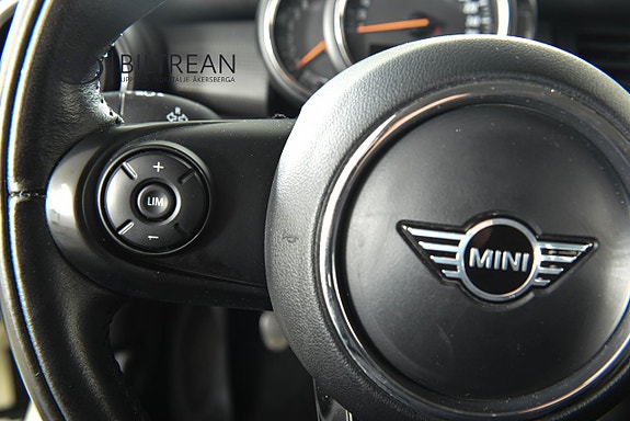 MINI Cooper 12 of 13