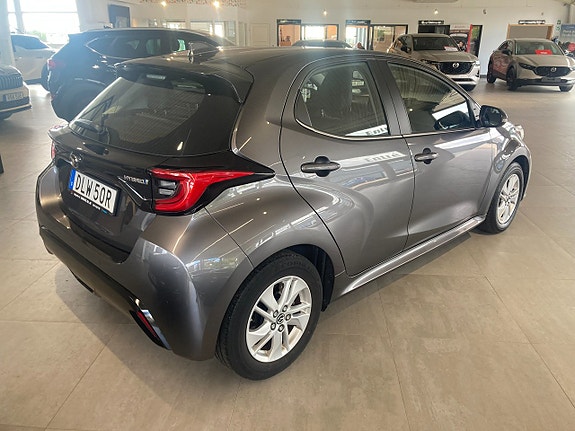 Mazda 2 3 of 8