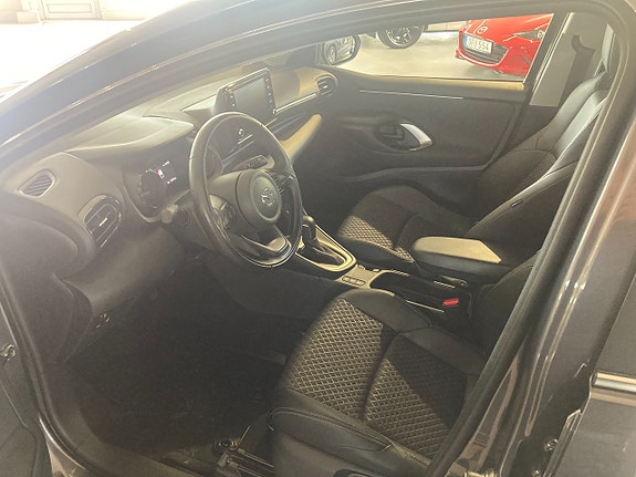 Mazda 2 5 of 8
