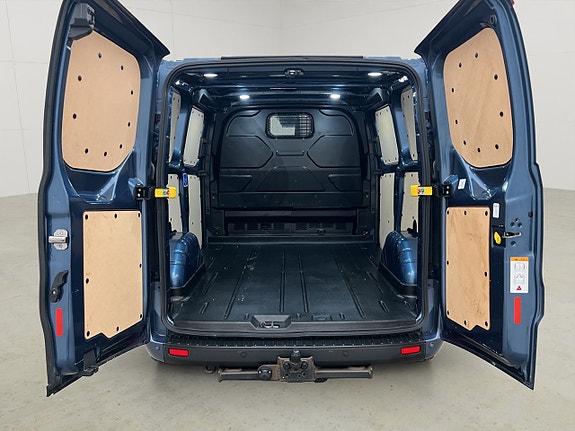 Ford Transit Custom 11 of 30
