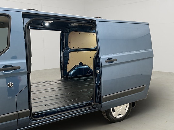Ford Transit Custom 14 of 30