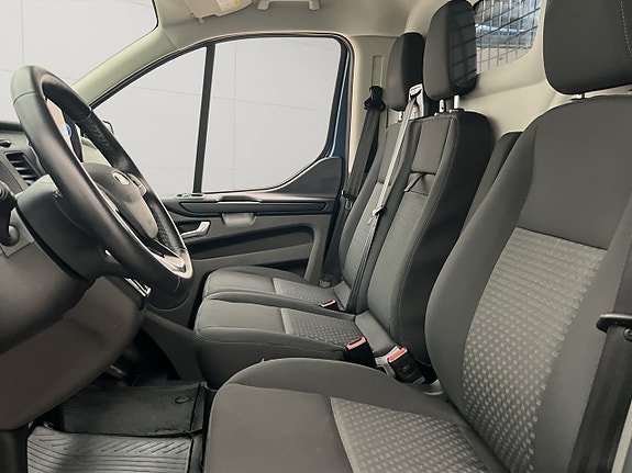 Ford Transit Custom 17 of 30