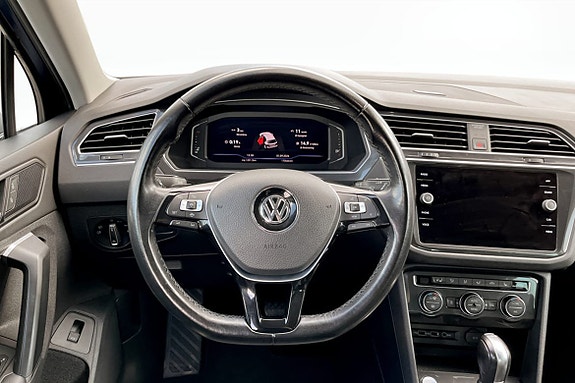 Volkswagen Tiguan 7 of 9