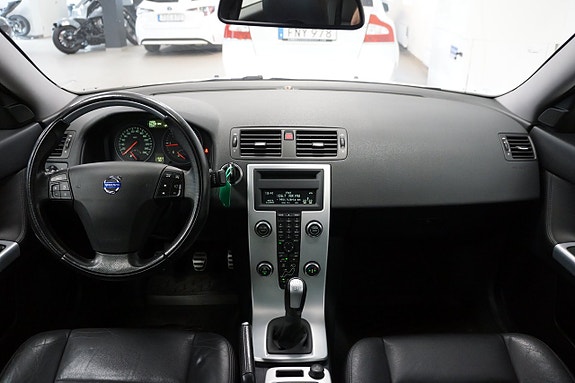 Volvo S40 9 of 17