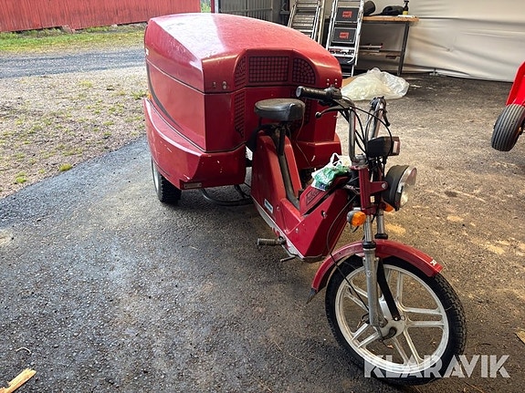 Moped Tribeta med flakbox 2 of 6