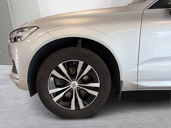 Volvo XC60 8 of 29