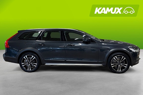 Volvo V90 Cross Country 2 of 18