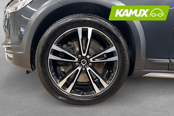 Volvo V90 Cross Country 8 of 18
